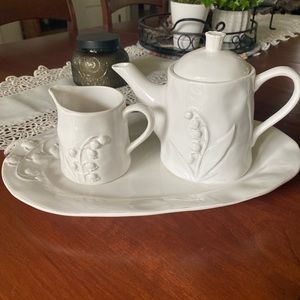 Anthropologie teapot, creamer and plate